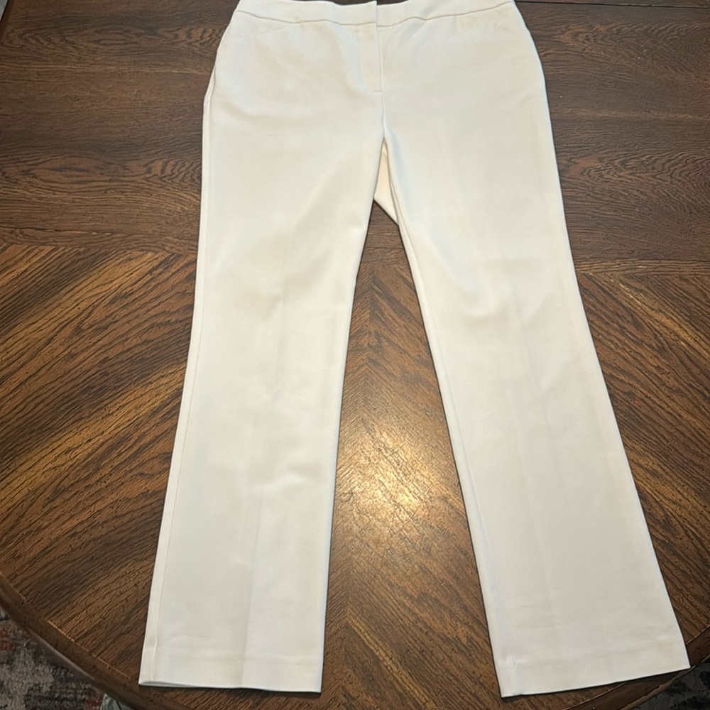 Chico’s SO Slimming white slacks size 0.5, US size 6